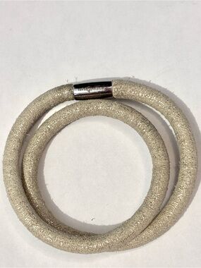 🆕 Brighton Double Woodstock suede bracelet in Linen Holds charms & beads Retired